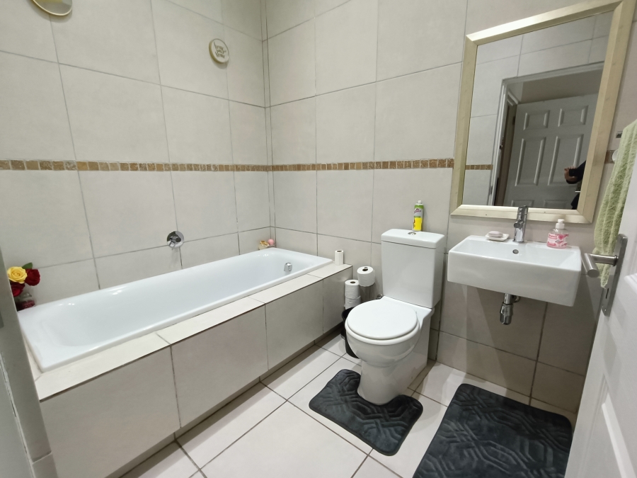3 Bedroom Property for Sale in Protea Heights Western Cape